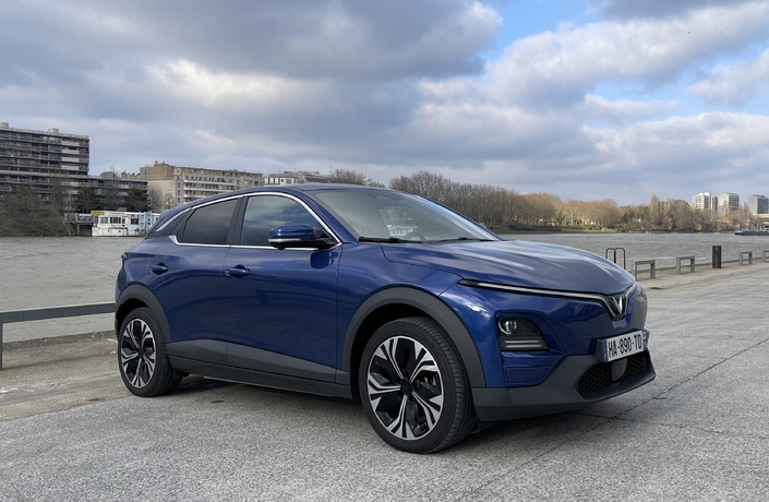 Même Vinfa, ici la VF6, parvient à tirer son épingle du jeu en Asie. Merci Donald.