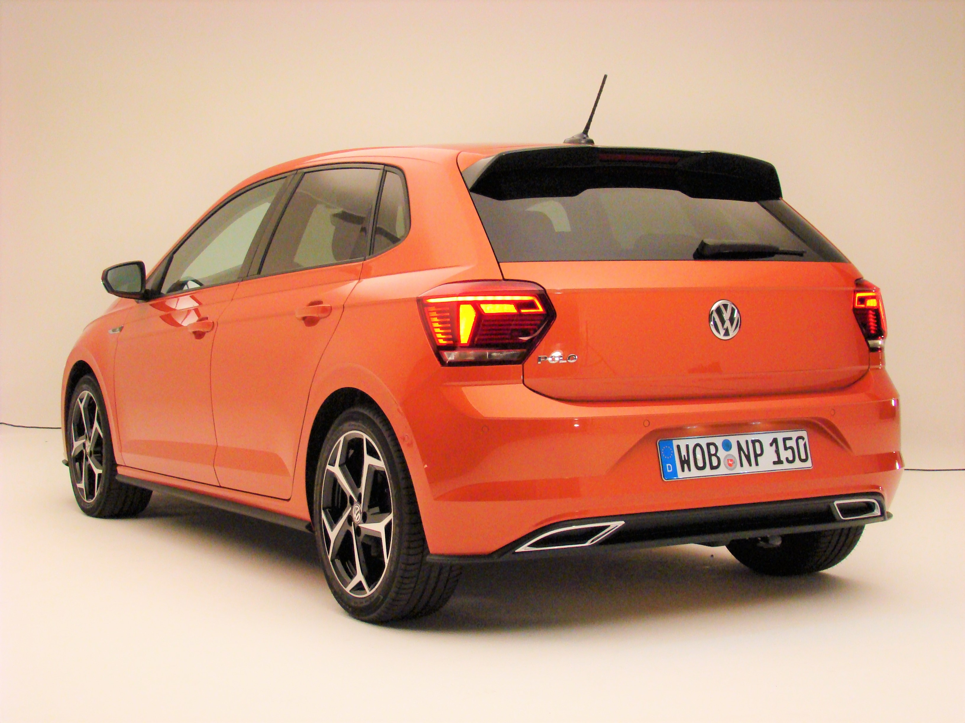 S0-presentation-video-volkswagen-polo-20