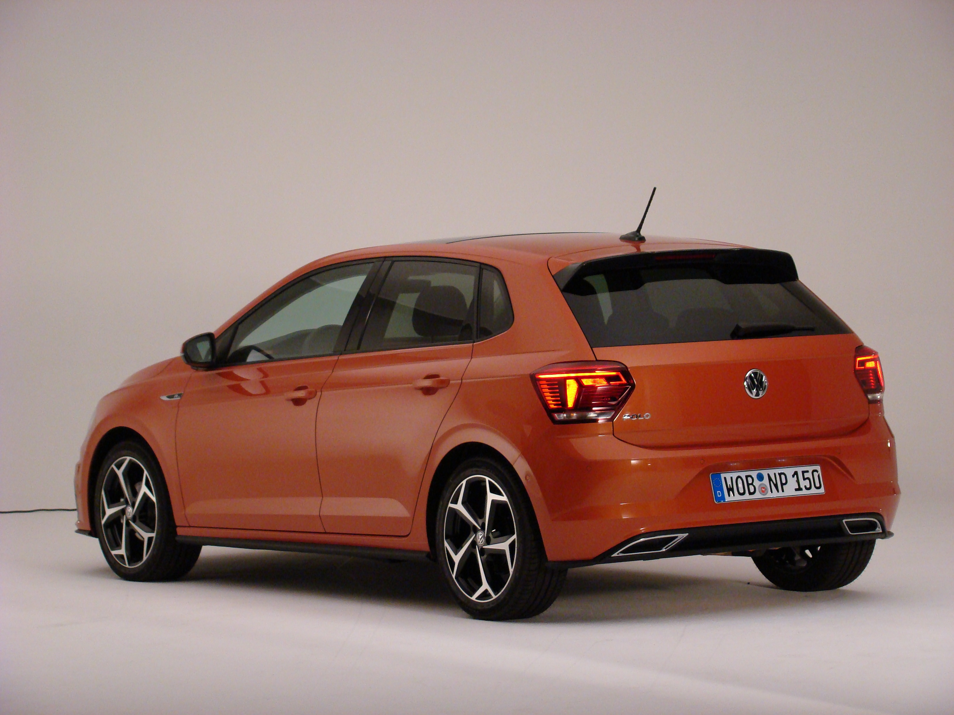 S0-presentation-video-volkswagen-polo-20