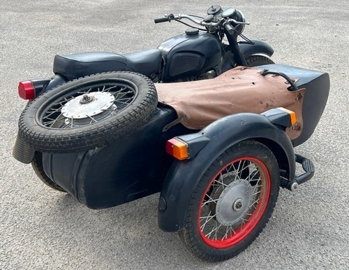 Side-car Dnepr (lot n° 47)