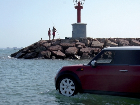 BMW : la Mini surfe sur la vague commerciale ! 