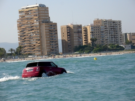 BMW : la Mini surfe sur la vague commerciale ! 