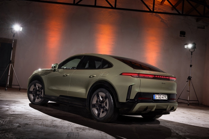 Le Cx du Cayenne Electric Coupé est de 0,23 contre 0,25 pour le Cayenne Electric.