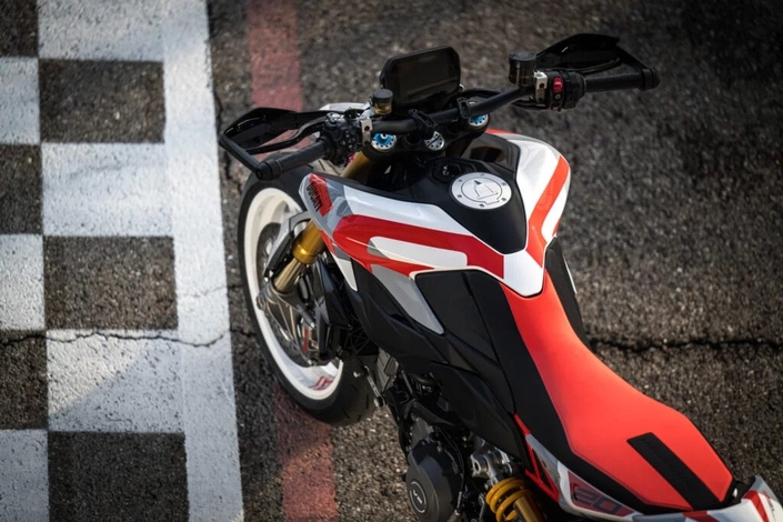 Ducati Hypermotard V2 : le plaisir brut à prix d’or
