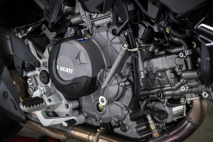 Ducati Hypermotard V2 : le plaisir brut à prix d’or