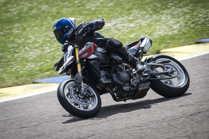 Ducati Hypermotard V2 : le plaisir brut à prix d’or