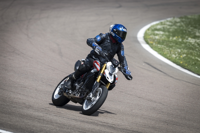 Ducati Hypermotard V2 : le plaisir brut à prix d’or