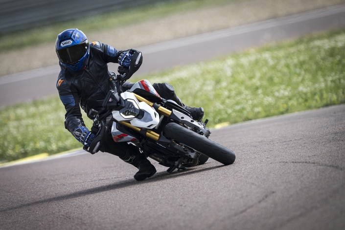 Ducati Hypermotard V2 : le plaisir brut à prix d’or