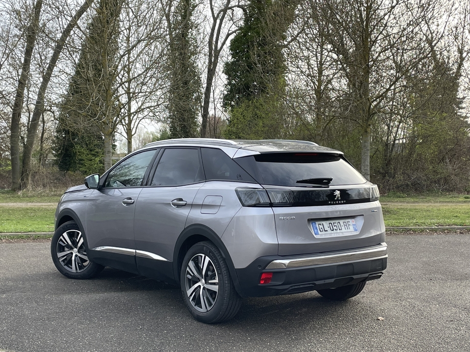 Essai - Peugeot 3008 Hybrid 180 ch (2023) : moins cher, mais ...