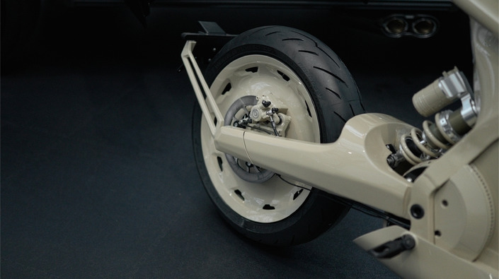 Brabus se met à la moto électrique et choisit une marque française