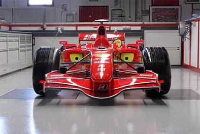 Formule 1 - Ferrari: Comparez la F2007 et la F2008, en statique et sur la piste