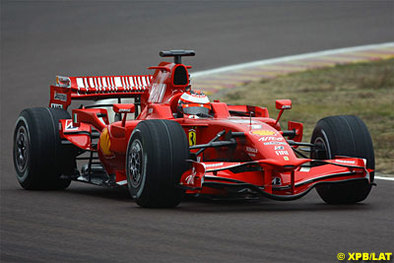 Formule 1 - Ferrari: Comparez la F2007 et la F2008, en statique et sur la piste