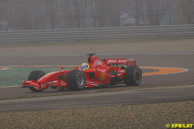 Formule 1 - Ferrari: Comparez la F2007 et la F2008, en statique et sur la piste