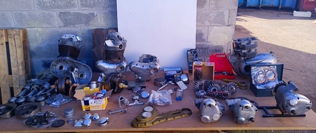 Lot de pièces Norton, Triumph et Matchless G50 (lot n° 1)