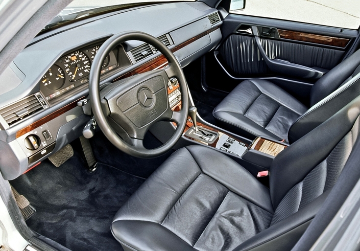 La finition de la 400E est impeccable, normal, on est chez Mercedes. En revanche, la richesse de l'équipement aurait plutôt tendance à étonner.