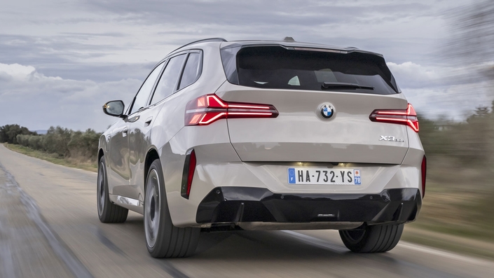 Vous cherchez un SUV familial, performant et haut de gamme, le BMW X3 répond à ces critères. Mais pour choisir la meilleure version, suivez le guide.