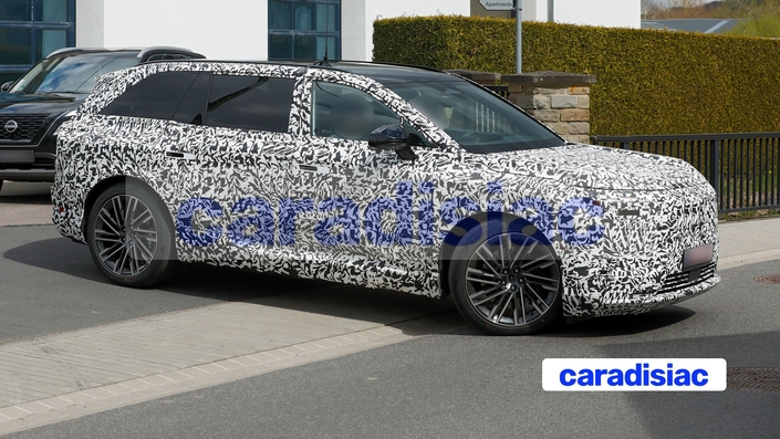 Reprenant la base technique du Toyota Highlander EV vendu aux États-Unis, le Lexus TZ disposera d’une architecture deux ou quatre roues motrices. Il est prévu que ce modèle, contrairement au Highlander qui n’existe pas chez nous, fasse le voyage jusqu’au continent européen. C’est d’ailleurs en Allemagne que ce prototype a été photographié.