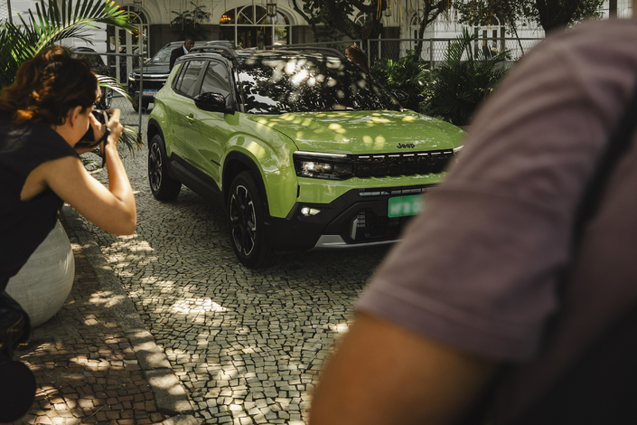 Surprise : Jeep présente son petit SUV Avenger restylé pendant un festival au Brésil