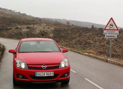 Essai - Opel Astra GTC : du fard, pas encore la  poudre 