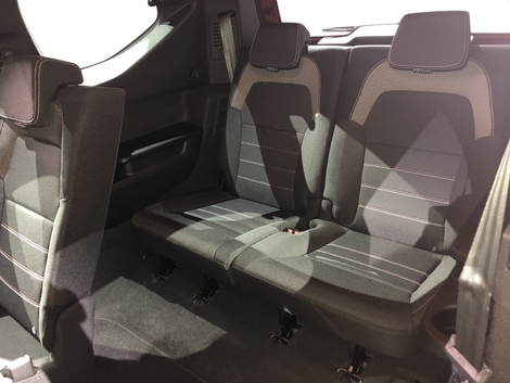 The two individual rear seats are