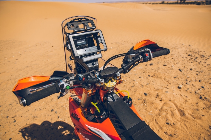 Seulement 100 exemplaires au monde : KTM lance sa 450 Rally Replica 2027, la reine du Dakar accessible à tous