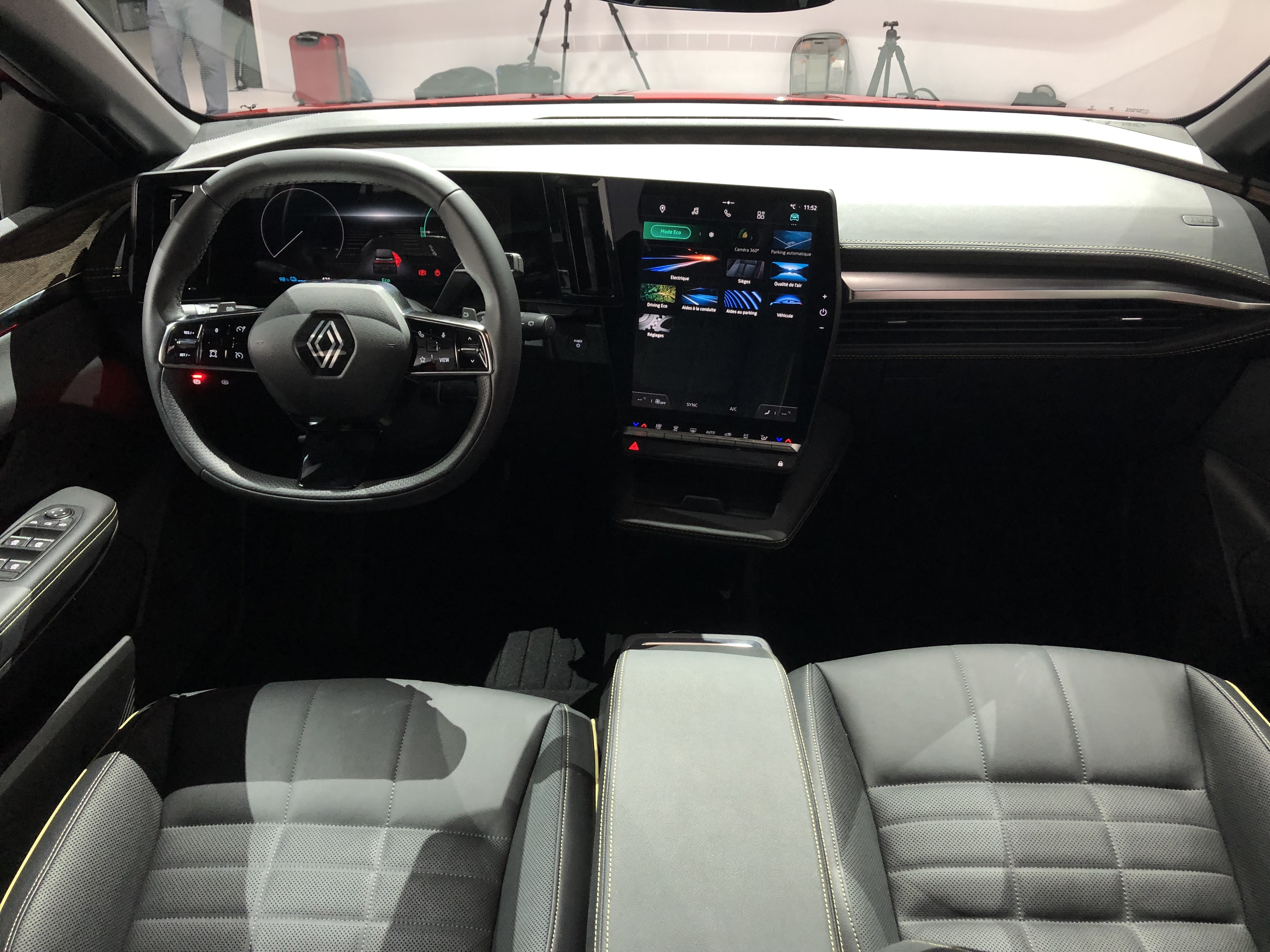 S0-salon-de-munich-2021-renault-megane-e