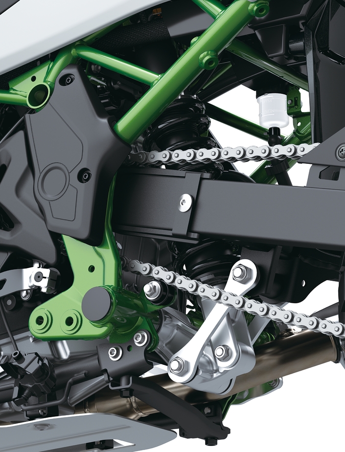 La nouvelle Kawasaki KLE 500 peut-elle battre la CF Moto 450 MT ?