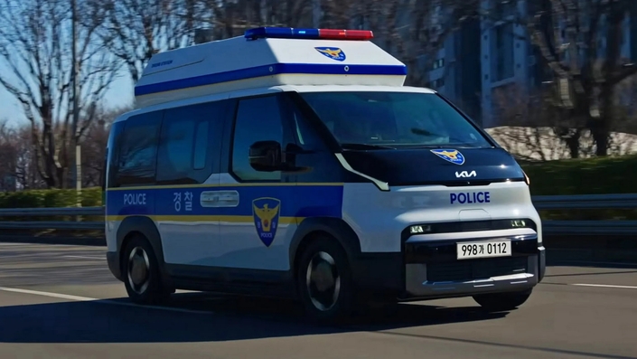 Ce petit van Kia de police est beaucoup plus malin qu’il n’y paraît