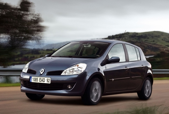 Confort et sécurité sont les maitre-mots de Renault Clio 2.0 16v, qui n'oublie pas de se montrer tonique et efficace. Mais pas vraiment sportive.