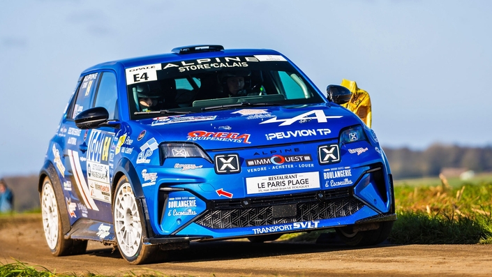L’Alpine A290 vient d’effectuer ses débuts en rallye et les pilotes qui l’utilisent peuvent s’illustrer dans six manches du Championnat de France des rallyes en 2026.