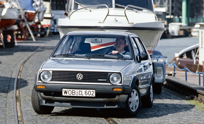 Dès 1986, la VW Golf II s'équipe d'une transmission intégrale dans sa version Syncro.