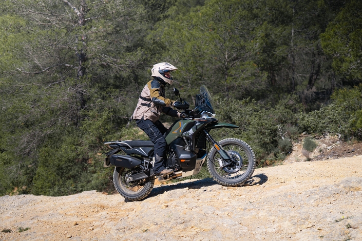 La CF Moto 1000 MT-X est un trail puissant, complet et ambitieux, mais est-il capable de rivaliser avec les Européennes et les Japonaises ?