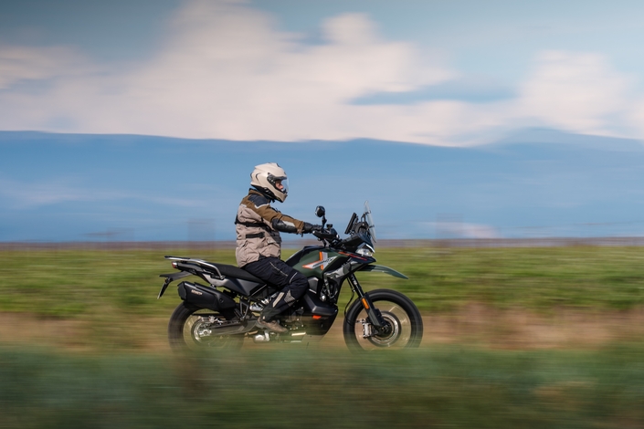 La CF Moto 1000 MT-X est un trail puissant, complet et ambitieux, mais est-il capable de rivaliser avec les Européennes et les Japonaises ?