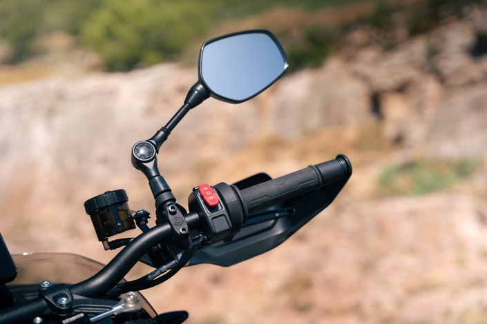 La CF Moto 1000 MT-X est un trail puissant, complet et ambitieux, mais est-il capable de rivaliser avec les Européennes et les Japonaises ?