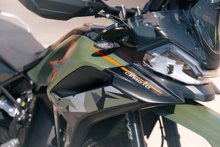 La CF Moto 1000 MT-X est un trail puissant, complet et ambitieux, mais est-il capable de rivaliser avec les Européennes et les Japonaises ?