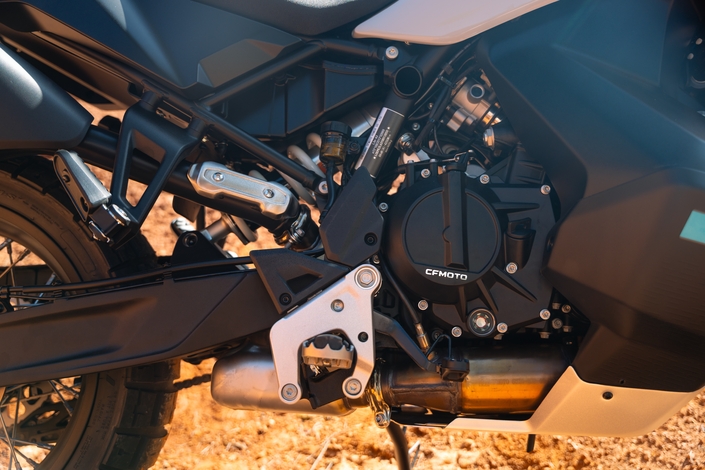La CF Moto 1000 MT-X est un trail puissant, complet et ambitieux, mais est-il capable de rivaliser avec les Européennes et les Japonaises ?