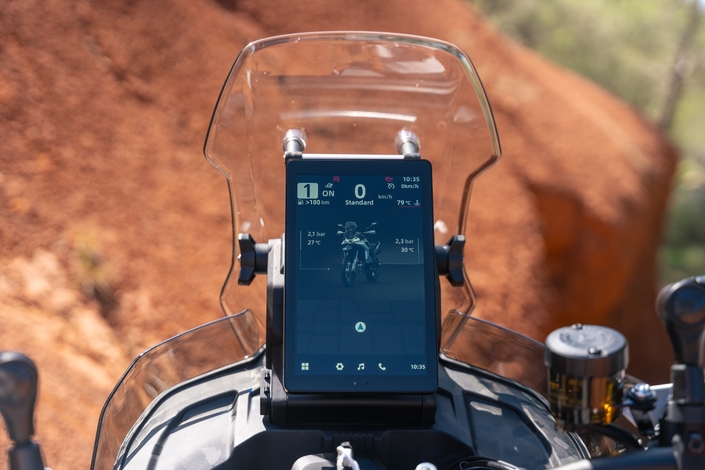 La CF Moto 1000 MT-X est un trail puissant, complet et ambitieux, mais est-il capable de rivaliser avec les Européennes et les Japonaises ?