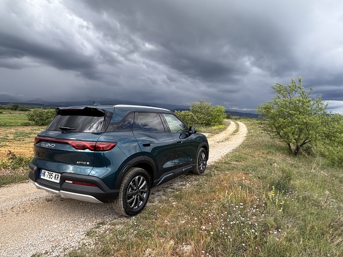 Essai BYD Atto 2 DM-i Boost : 100 km d’autonomie électrique pour le prix d’un simple Peugeot 2008…