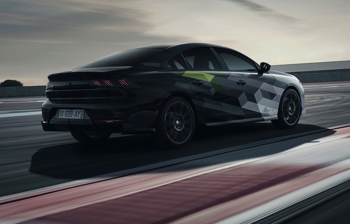 Peugeot 508 PSE : la sportive hybride se montre sur route (màj)