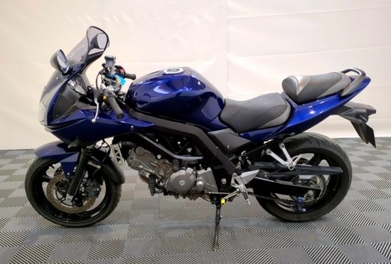 Suzuki SVS 650 cm3 2008 (lot n° 24)