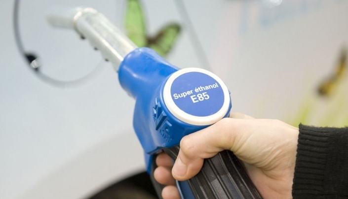 A 0,75€ le litre, le bioéthanol permet une économie de 705€ pour 13 000 km parcourus dans l’année avec un sans plomb à 1,67€. Avec un litre à 2,06 €, l’économie en question peut être atteinte dès 10 000 km.
