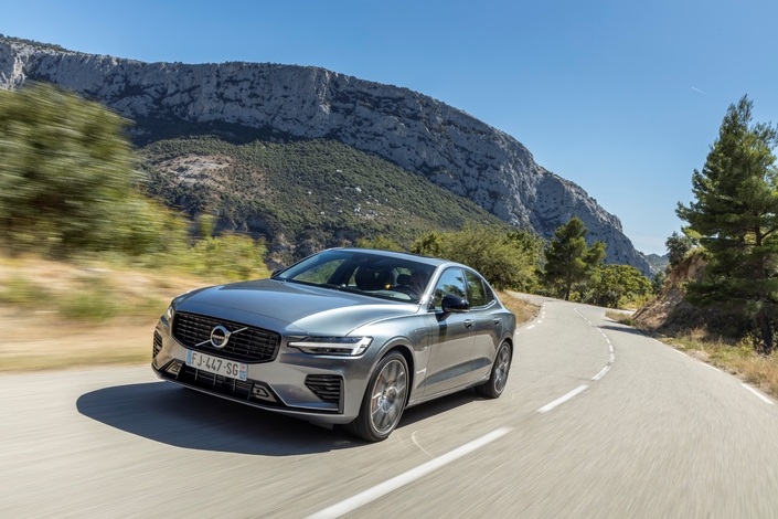 Volvo S60 : deux nouveaux moteurs, prix de base en baisse