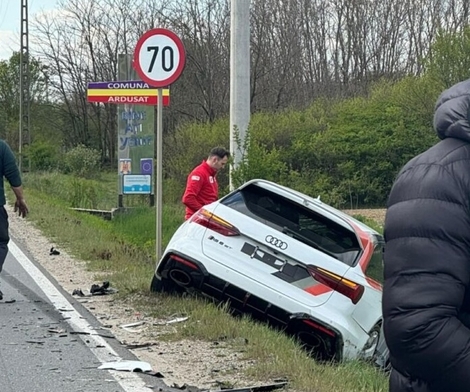 Une rare Audi RS6 Avant GT vient de sortir de la route