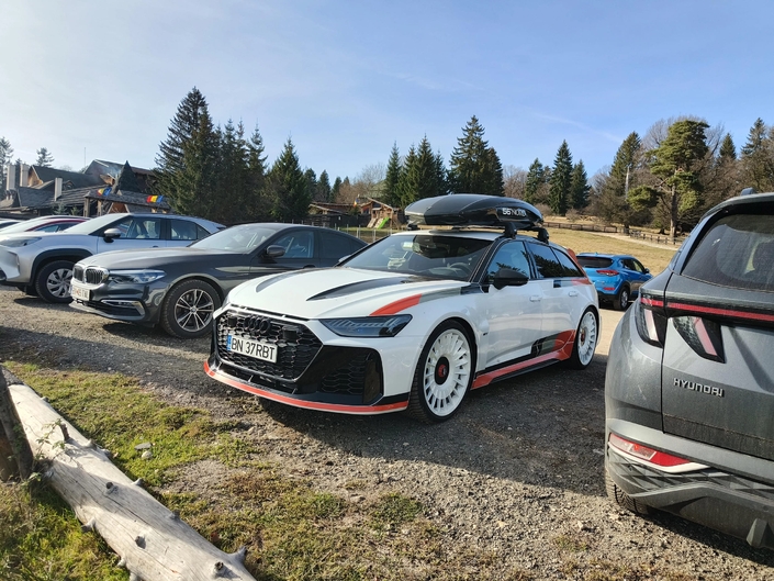 L’Audi RS6 Avant GT avant de finir dans le fossé.