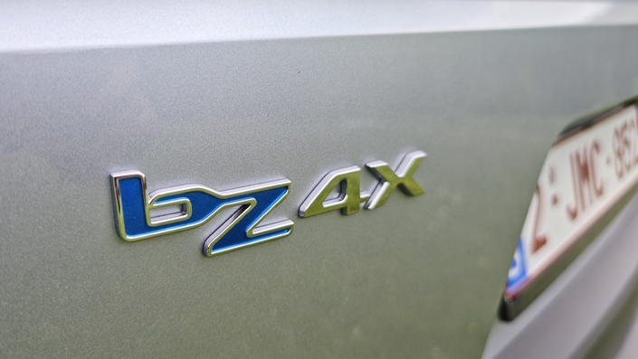 Le pragmatique Toyota bZ4X Touring va-t-il manger tout cru le Peugeot E-5008 ?