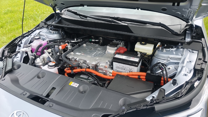 Le pragmatique Toyota bZ4X Touring va-t-il manger tout cru le Peugeot E-5008 ?