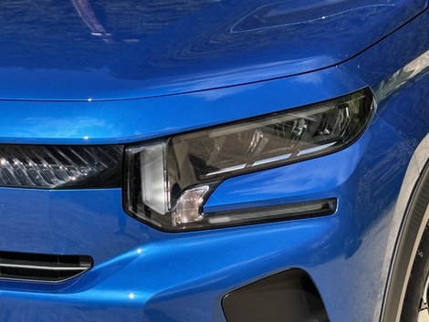 La C3 a marqué le renouveau du style de Citroën, qui passait en particulier par des projecteurs en forme de crochets.