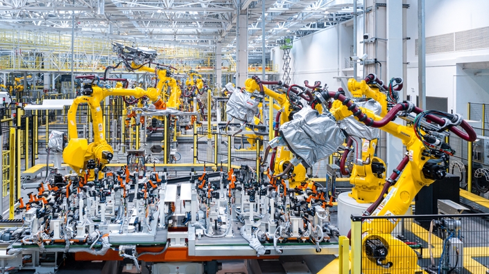 Beaucoup de robots et peu d’humains.