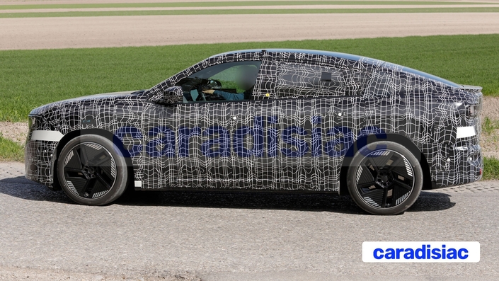 Plus de BMW X4 thermique. À la place, un BMW iX4 électrique qui échappera au malus. BMW joue la carte « écologique » pour son SUV coupé de cœur de gamme.