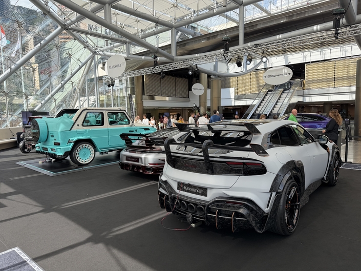 Le stand Mansory, évidemment incontournable.